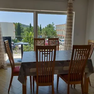 Greta,50 Meters To The Beach Apartman